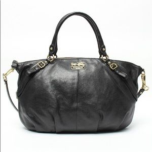 COACH  Black Leather Hand Bag F1126-16261
